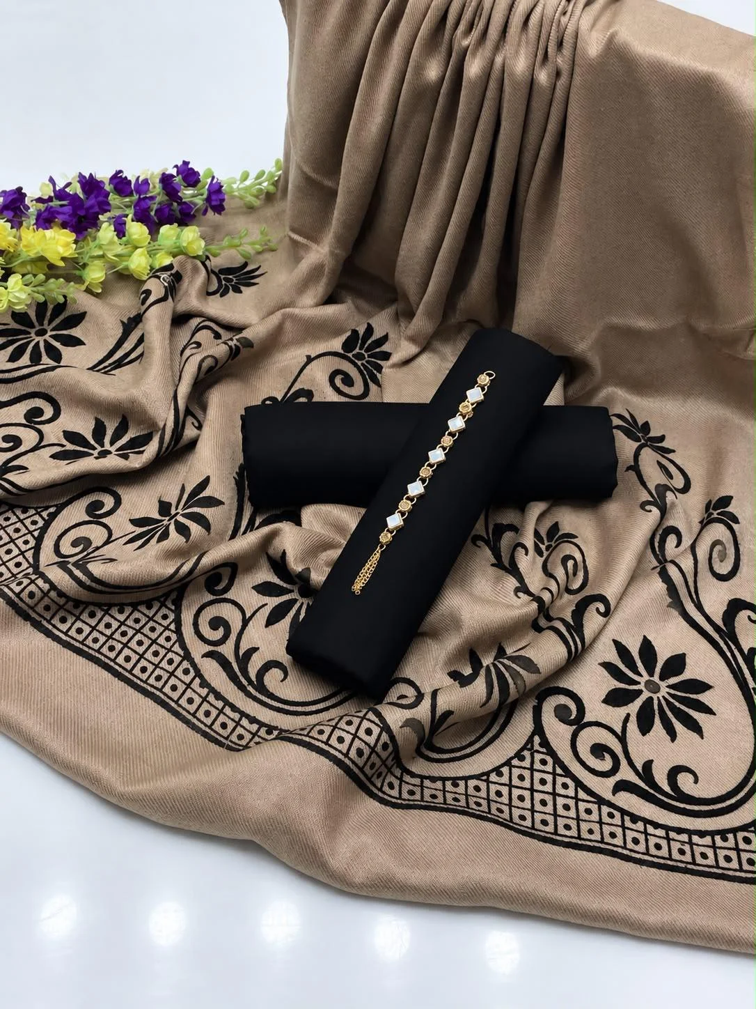 Dhanak — Black & Beige — photo 2
